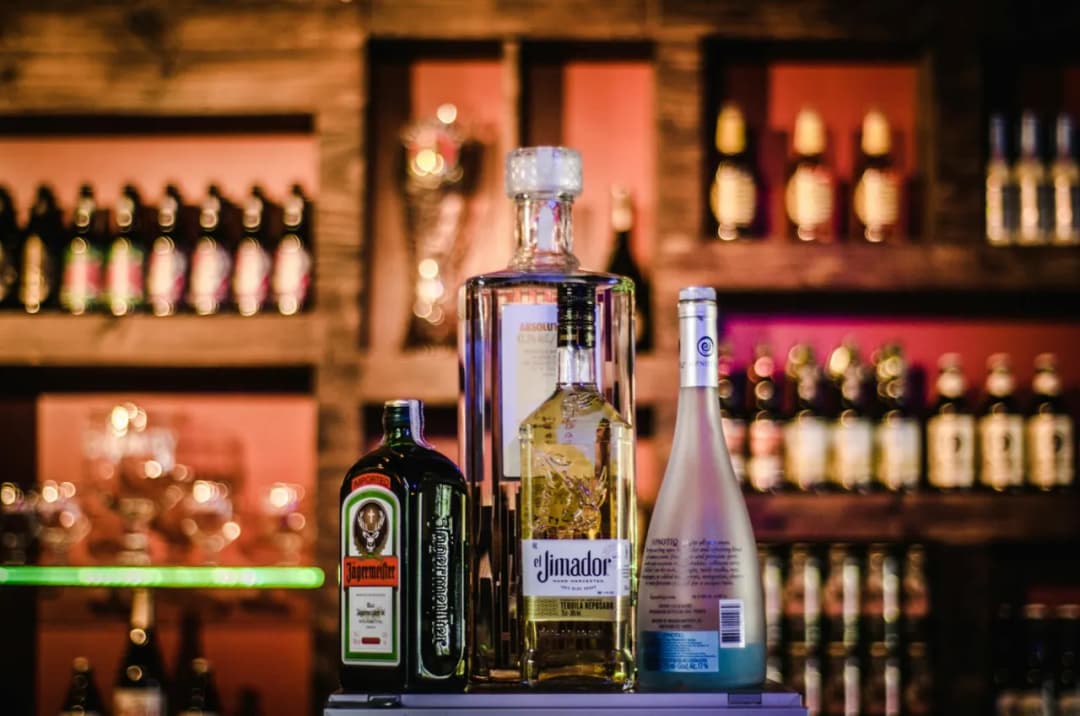 Ile procent ma kieliszek wódki? Zaskakujące fakty o alkoholu